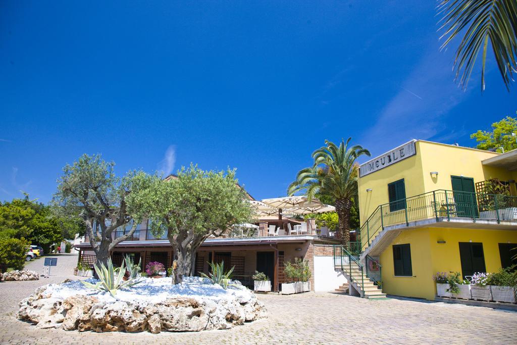 Hotel Le Cave Sirolo Esterno foto